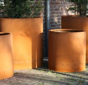 Macetero de acero corten